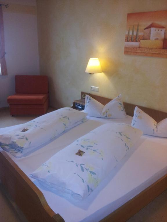 Hotel - Restaurant Hirschen - Werneths Landgasthof Beim Europa- Park Rust Rheinhausen Eksteriør billede