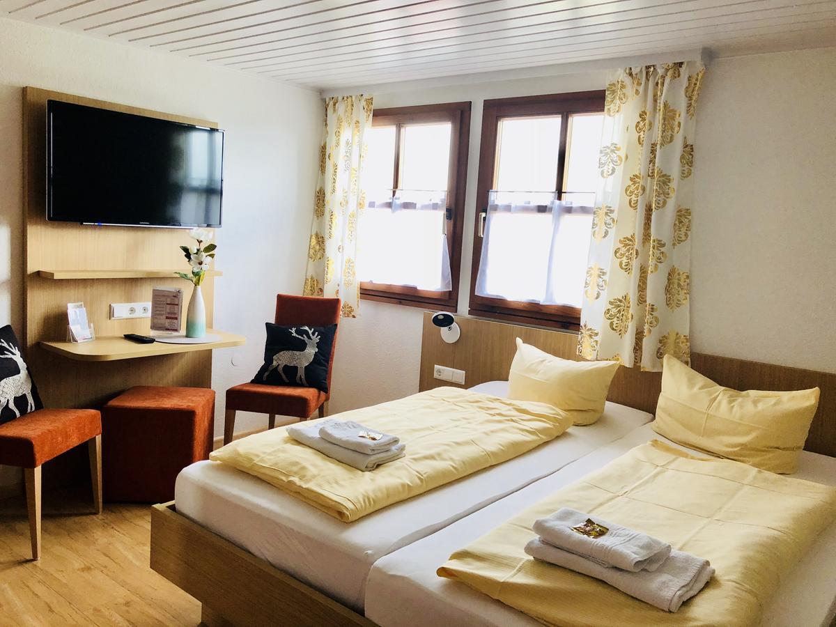 Hotel - Restaurant Hirschen - Werneths Landgasthof Beim Europa- Park Rust Rheinhausen Eksteriør billede