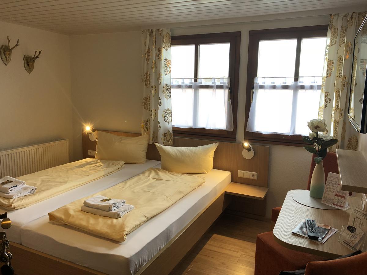 Hotel - Restaurant Hirschen - Werneths Landgasthof Beim Europa- Park Rust Rheinhausen Eksteriør billede