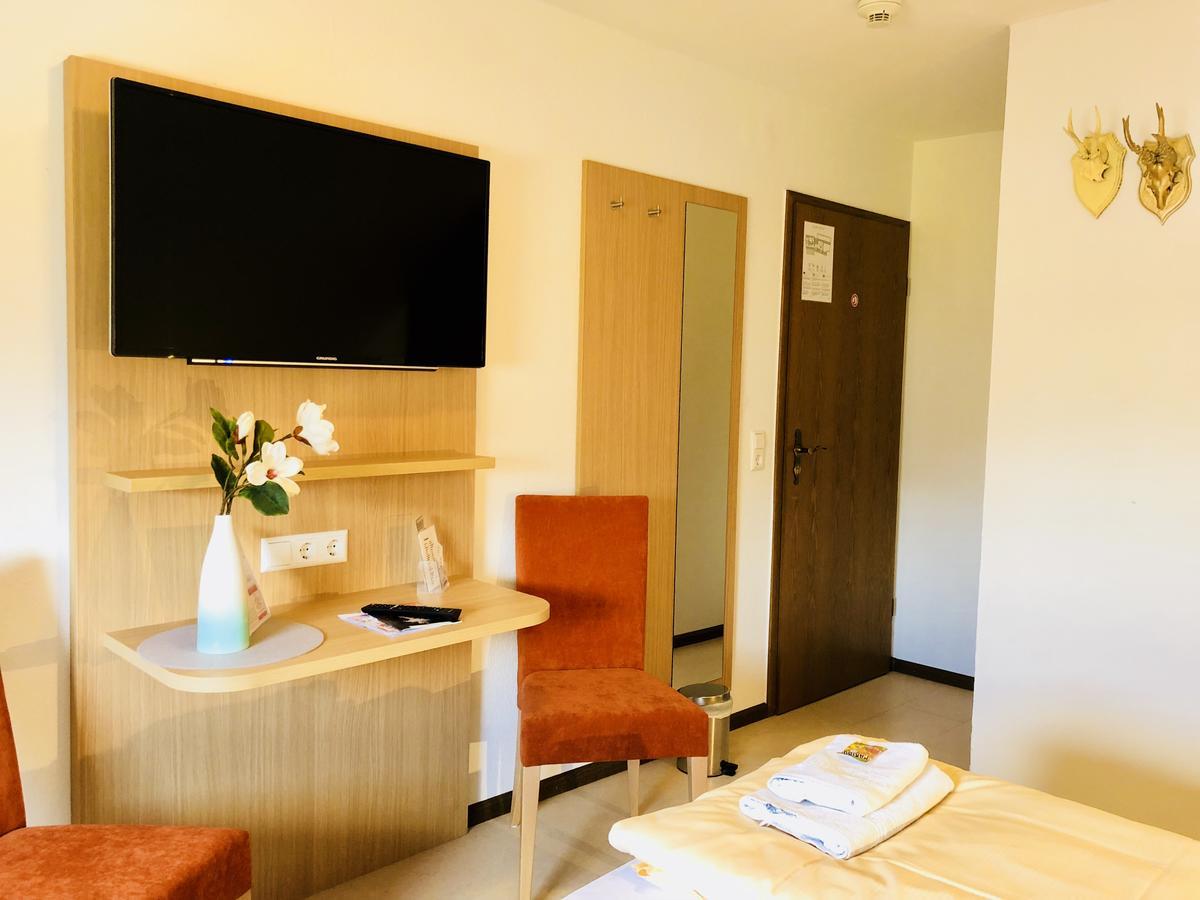 Hotel - Restaurant Hirschen - Werneths Landgasthof Beim Europa- Park Rust Rheinhausen Eksteriør billede