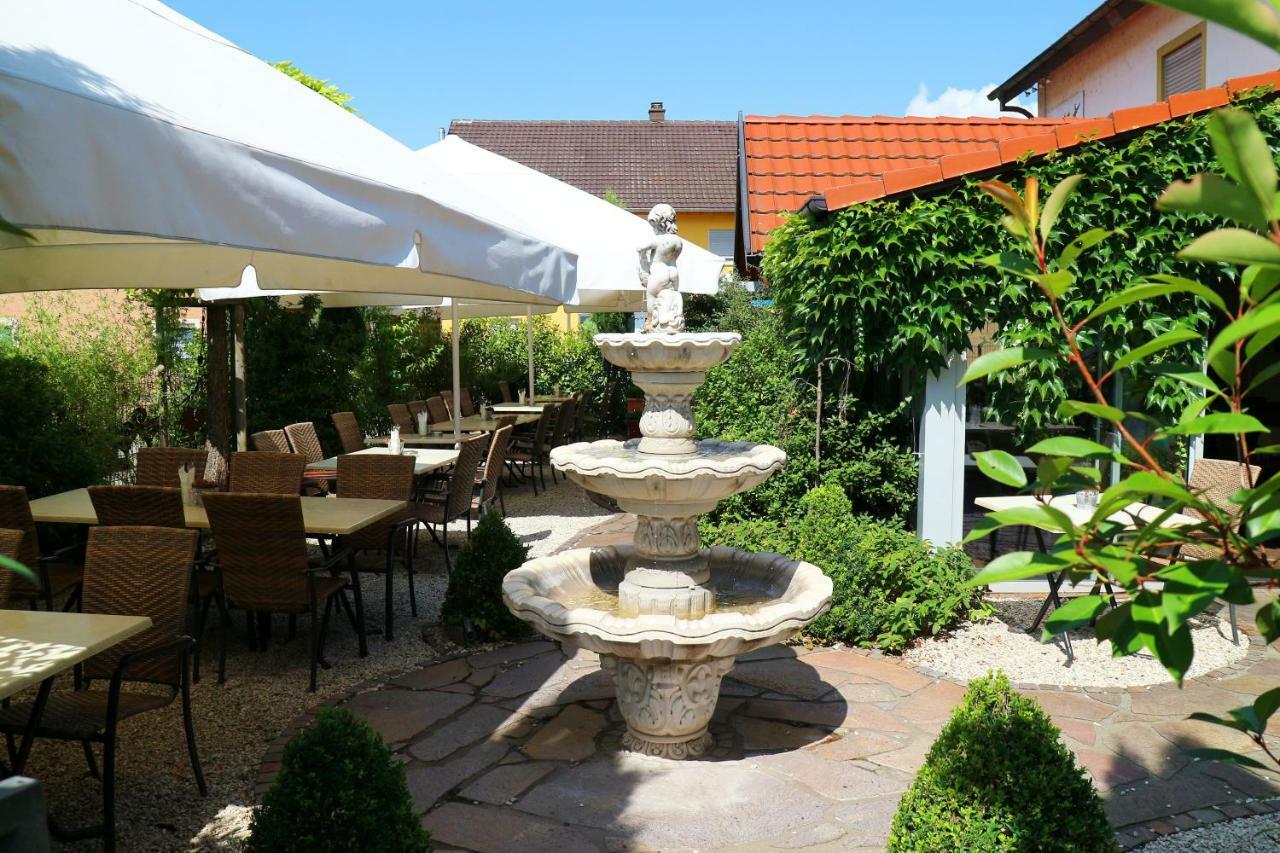 Hotel - Restaurant Hirschen - Werneths Landgasthof Beim Europa- Park Rust Rheinhausen Eksteriør billede